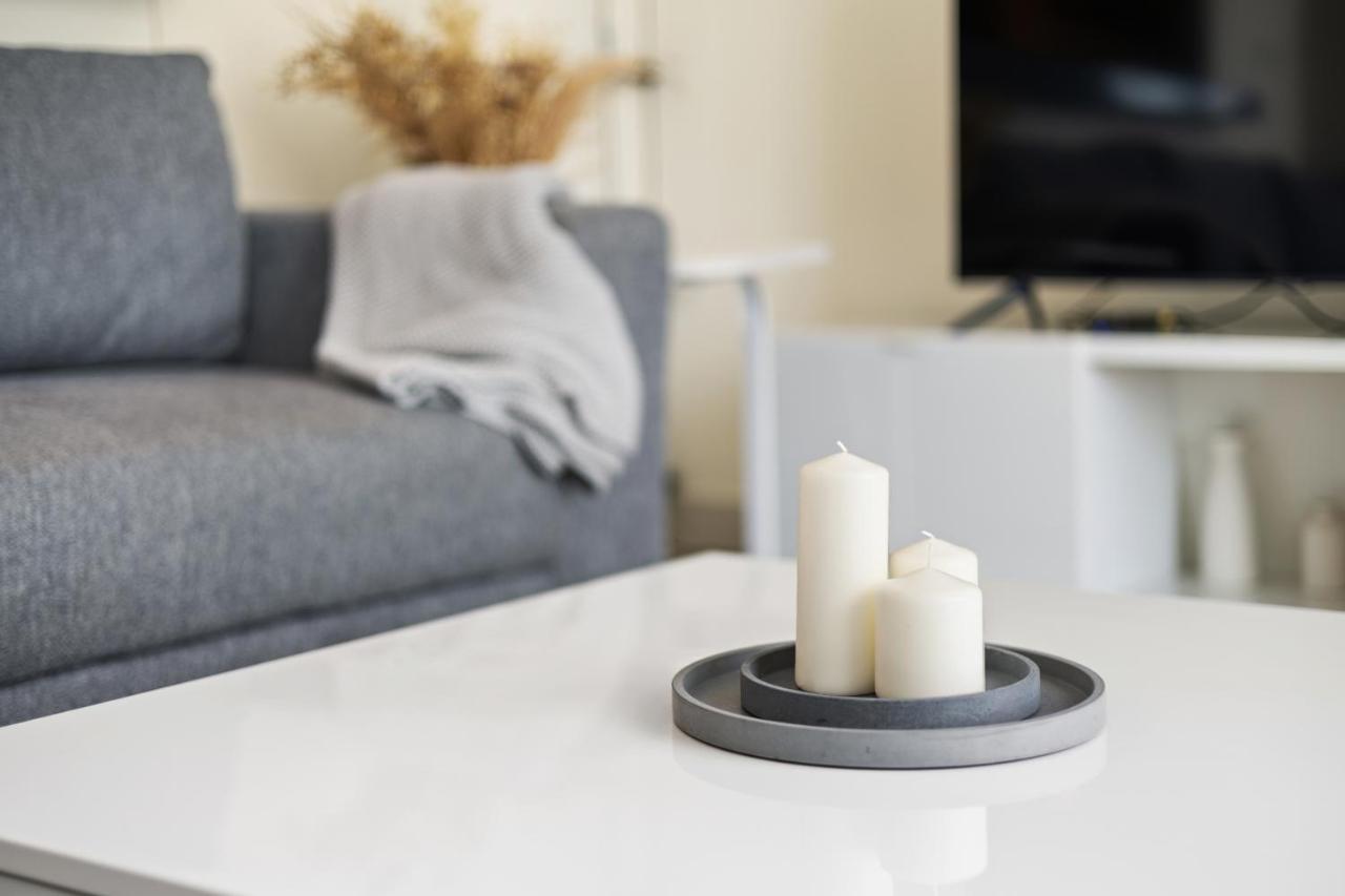 Stunning 2BR in Downtown Partial Burj Khalifa View - 5