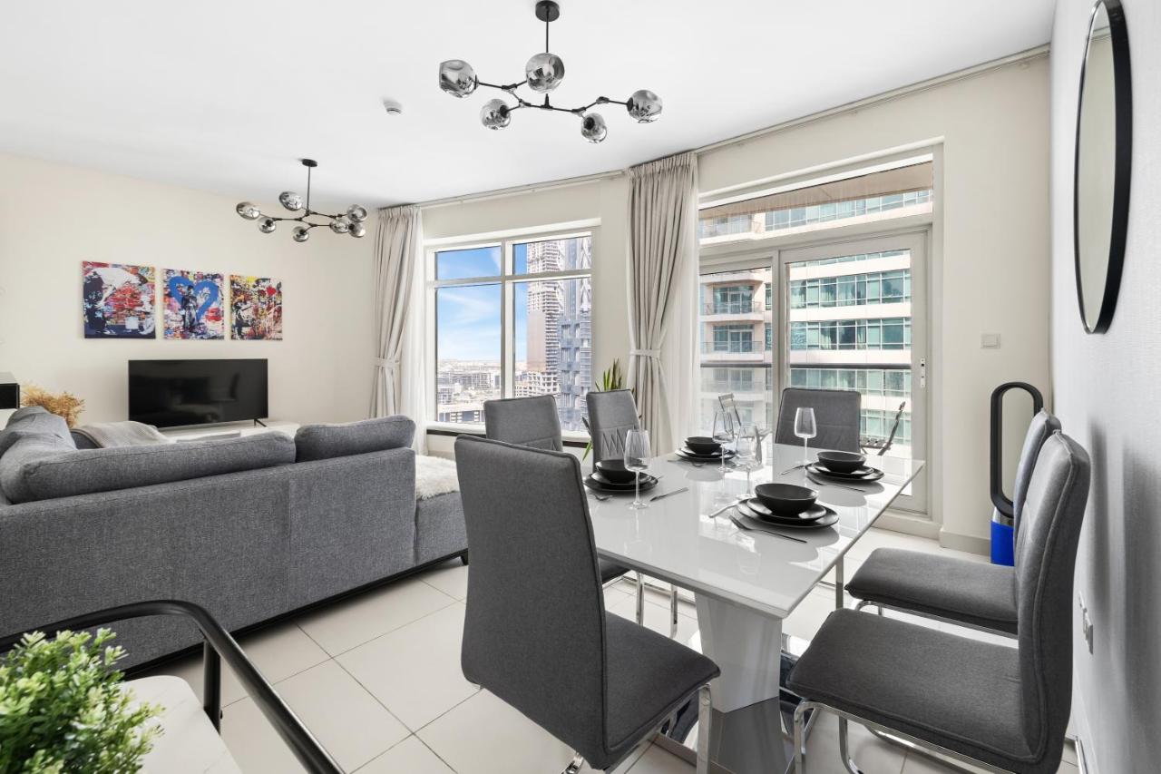 Stunning 2BR in Downtown Partial Burj Khalifa View - 3