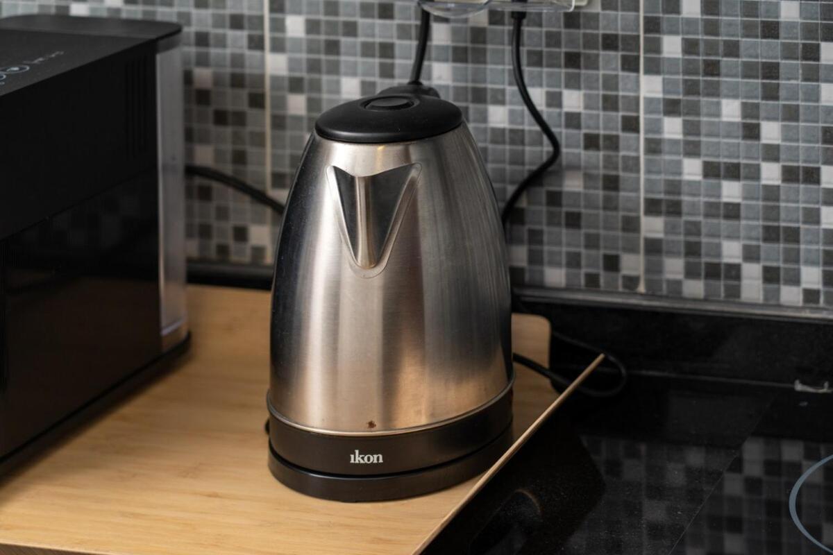 Cozy Studio, 2 Balconies, Airport & Yas F1 Circuit - 3