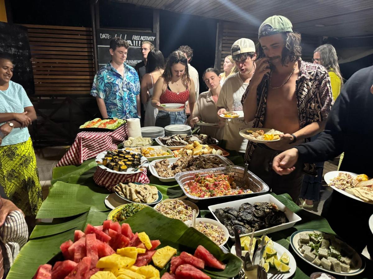 Mana Backpacker and Dive Resort - 4