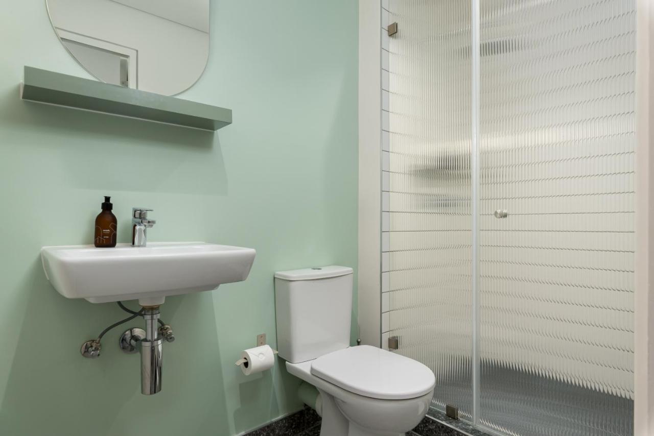 Stylish Sea Point Apartment with Signal Hill Views - 3