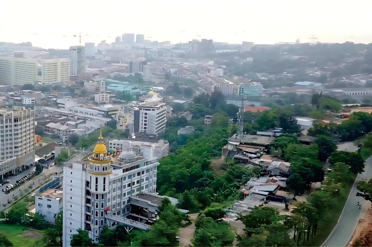 King's Hotel Nagoya Batam - 3