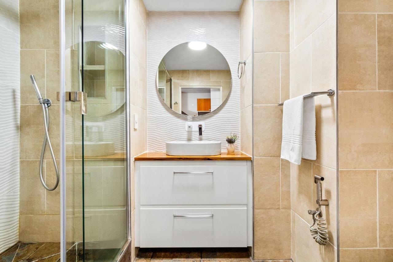 Greenmarket Place 503 - 3