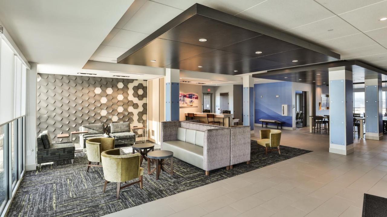 Holiday Inn Express & Suites - Nashville MetroCenter Downtown by IHG