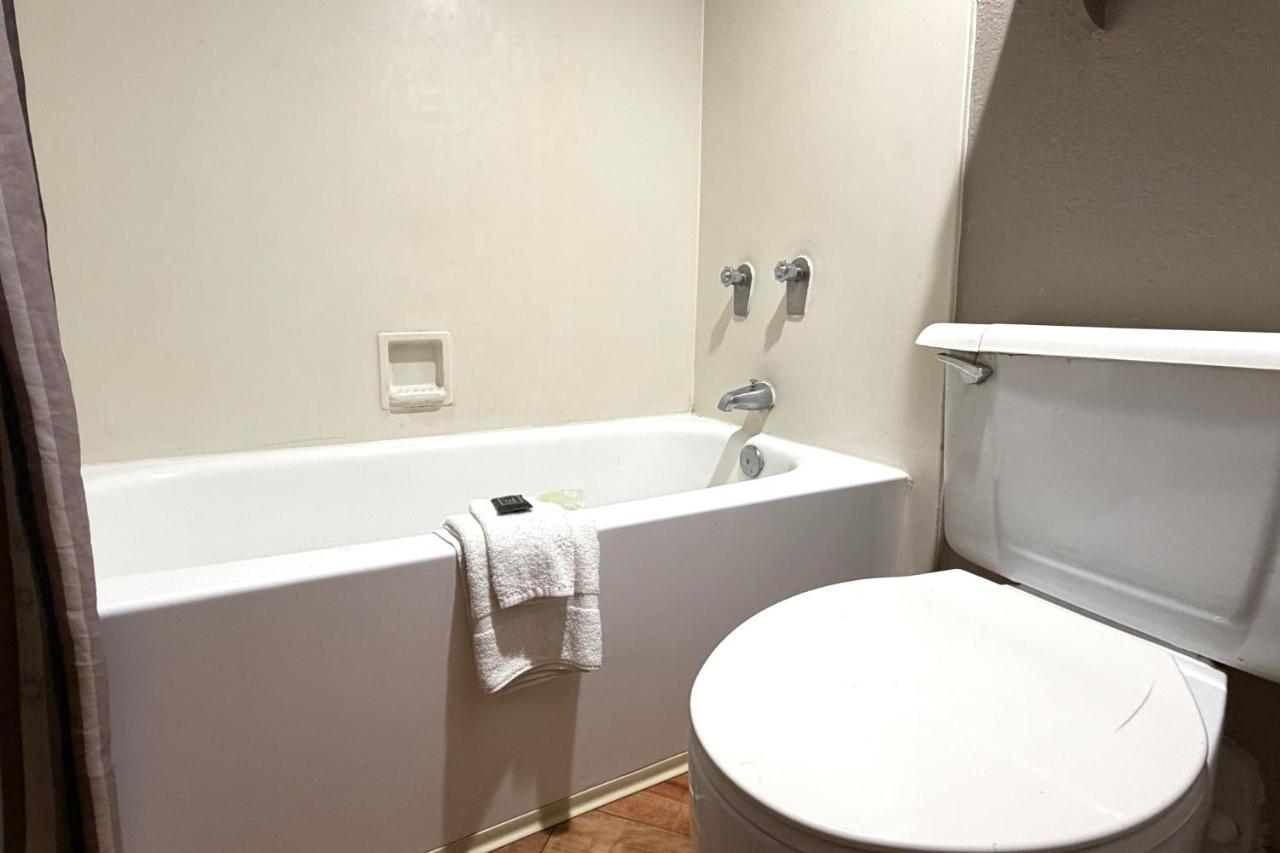 TownHouse Inn — photo 15