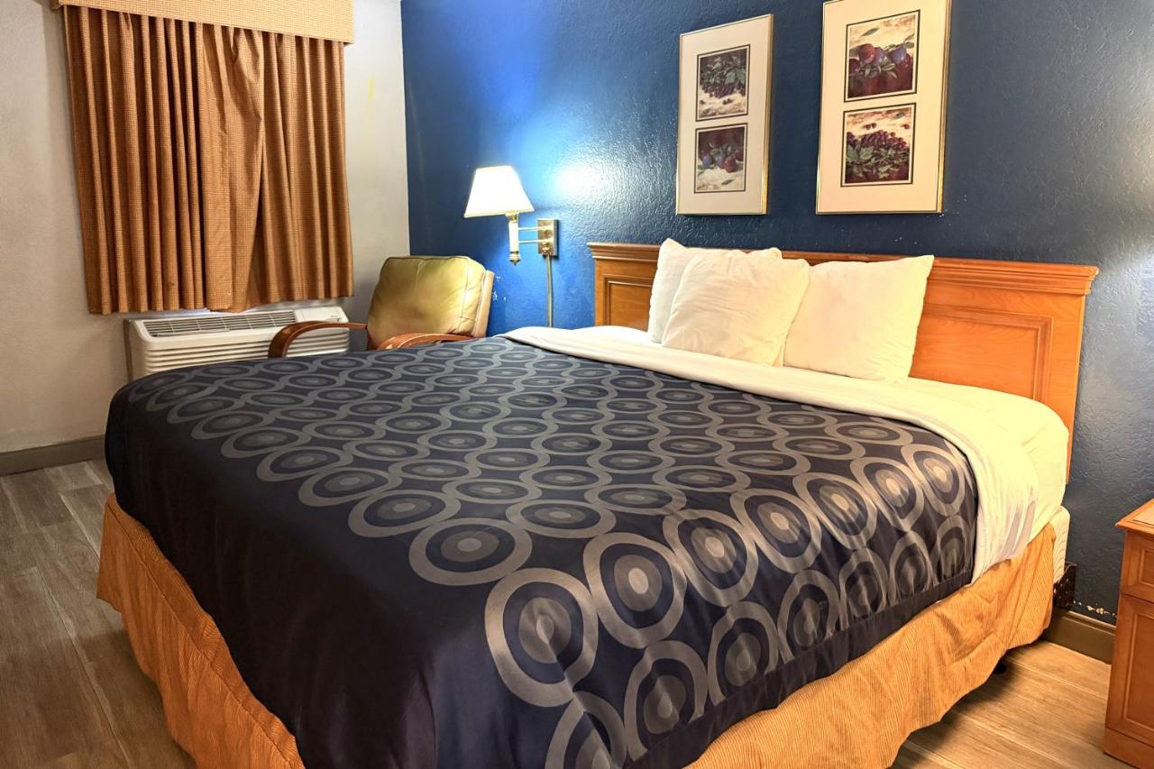 TownHouse Inn — photo 17