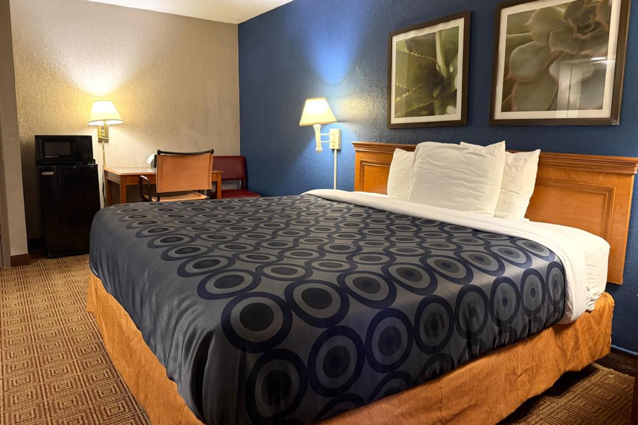 TownHouse Inn — photo 20