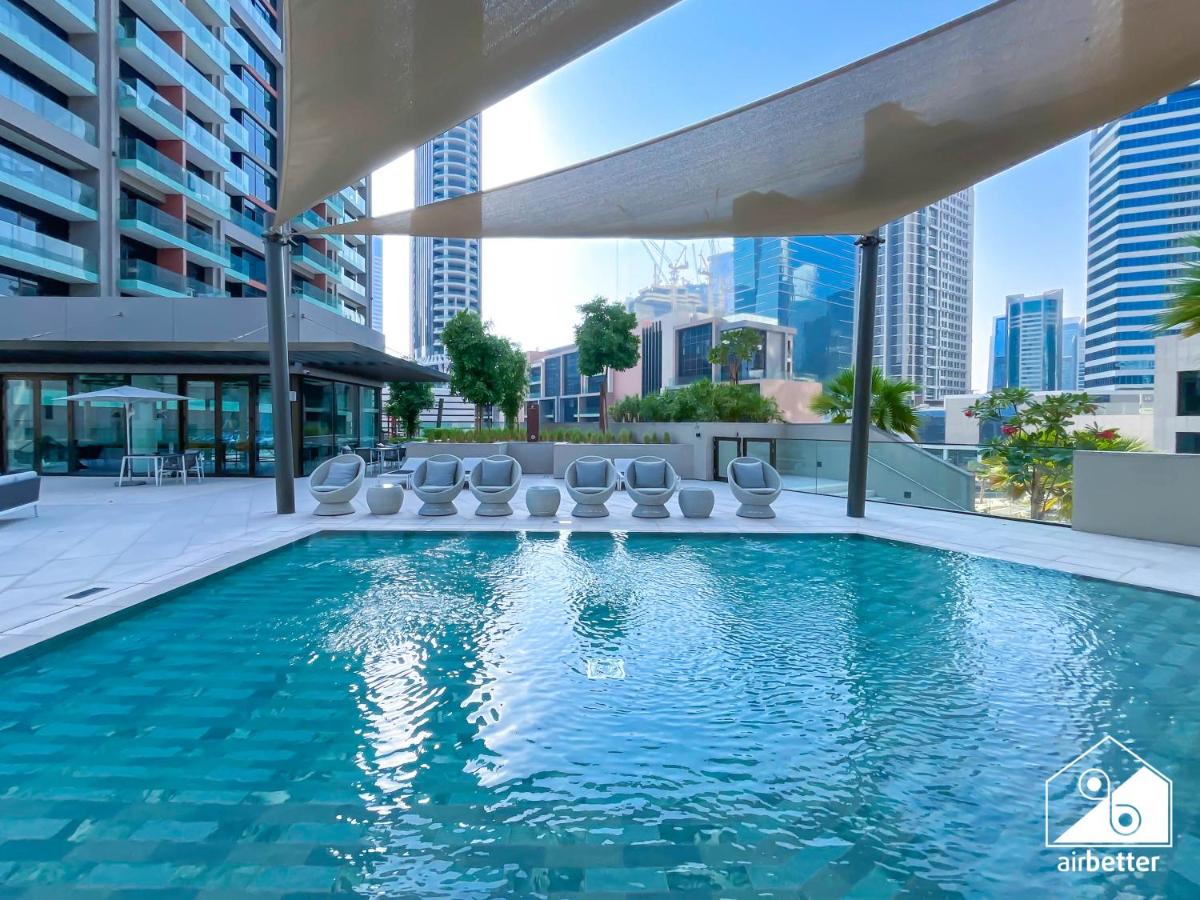 Luxurious 3BR Canal View Apartment l Pool & Gym - 4