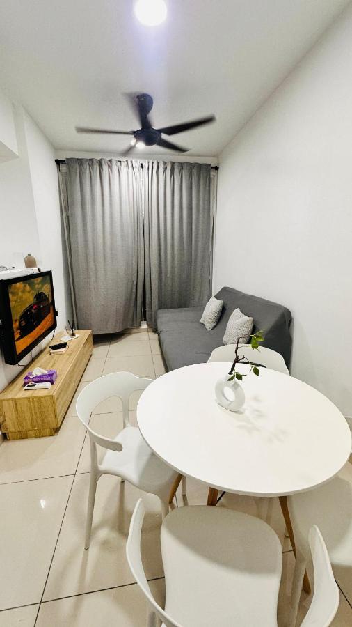 Minimalist stay Midas Seri Alam High floor