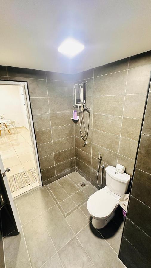 Minimalist stay Midas Seri Alam High floor - 3