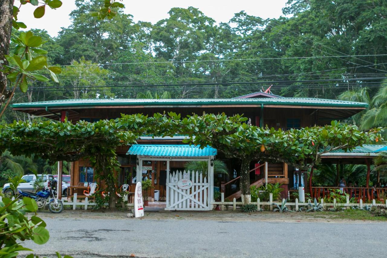 Hotel La Isla Inn photo