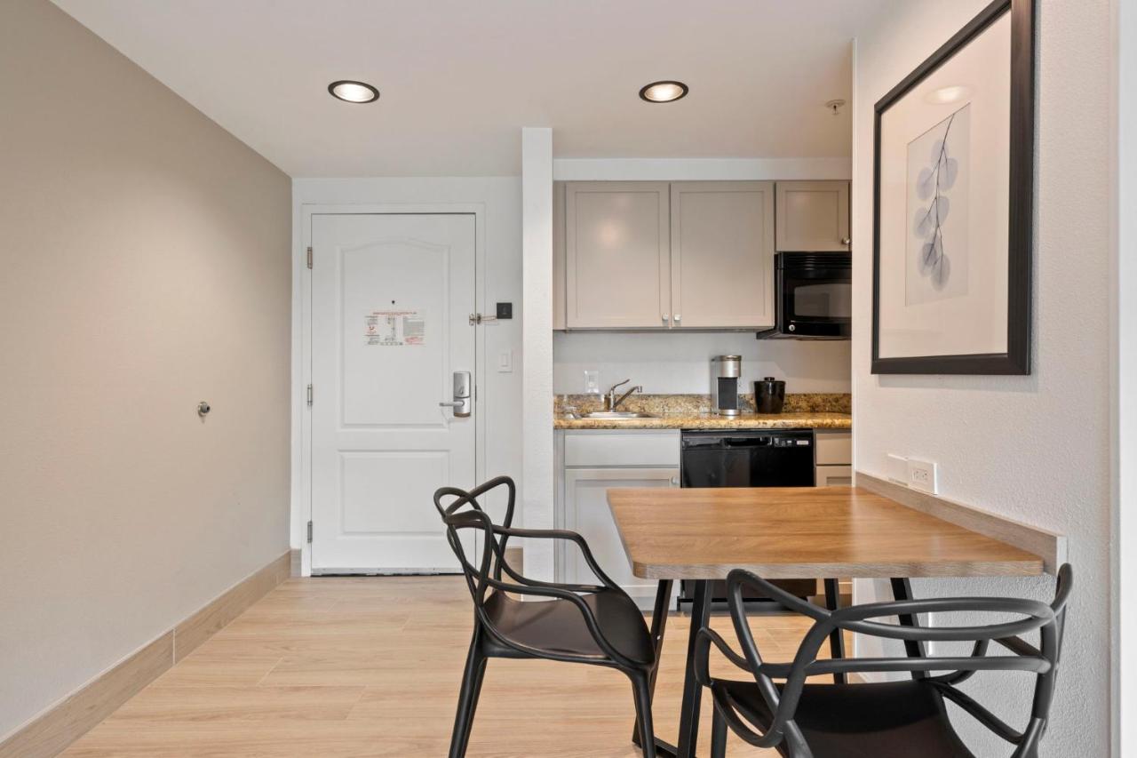 Kompose Boutique Hotel Houston Cy-Fair — photo 19