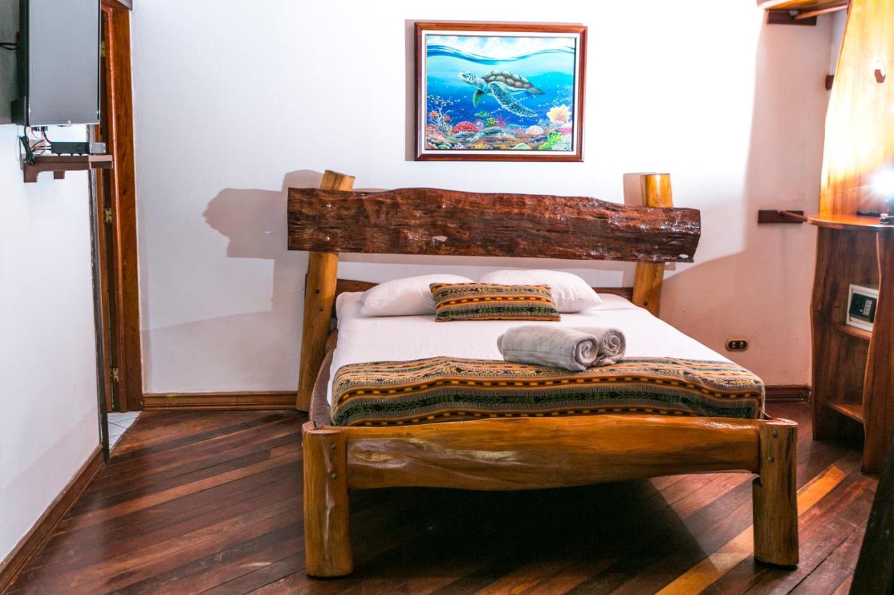 Hotel La Isla Inn photo