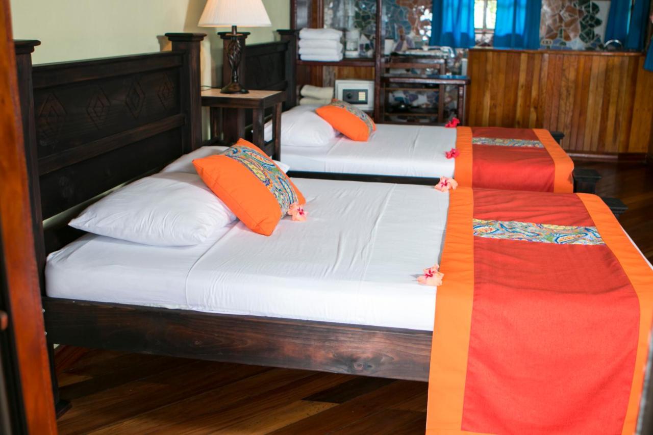 Hotel La Isla Inn photo