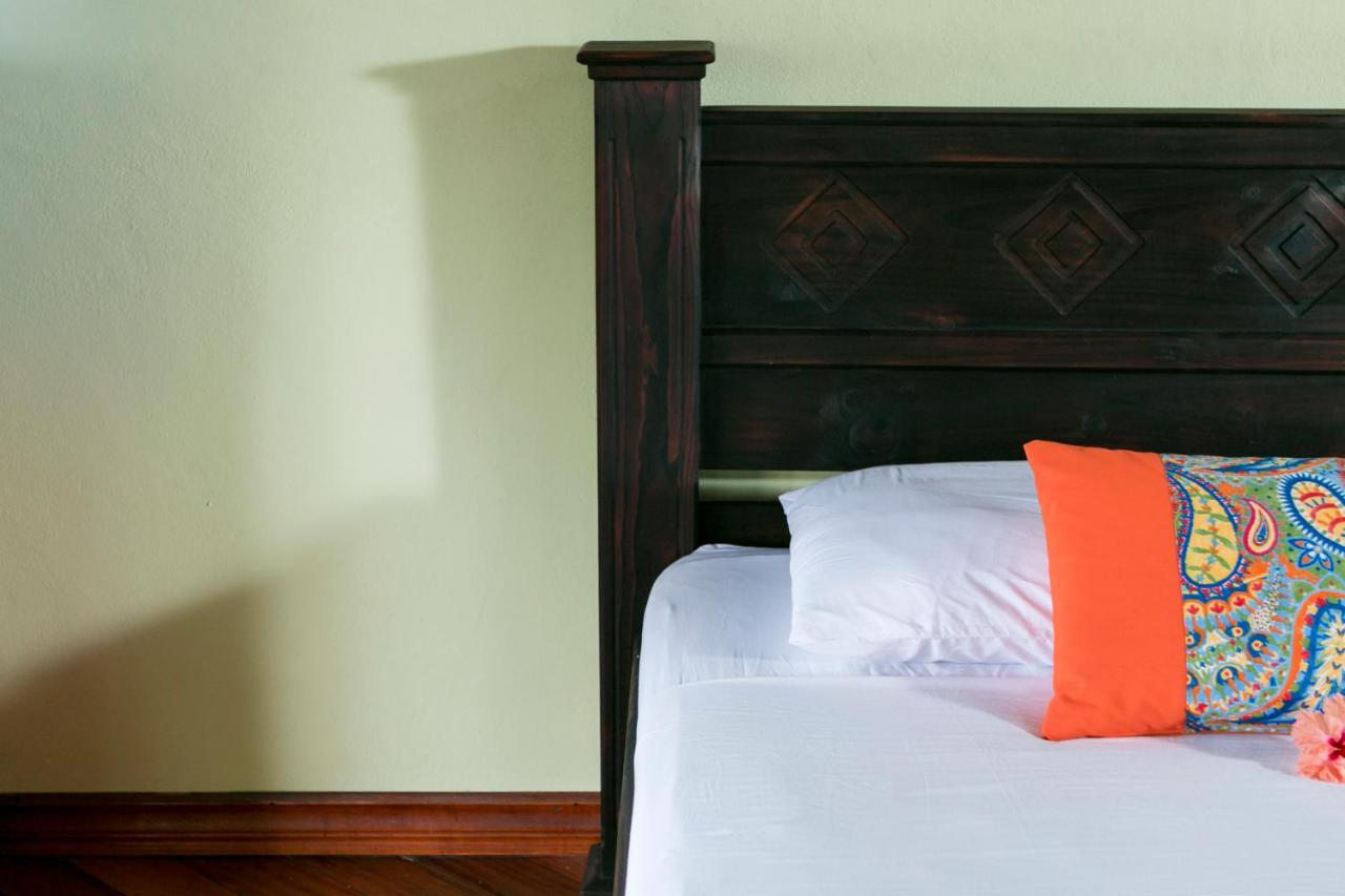 Hotel La Isla Inn photo
