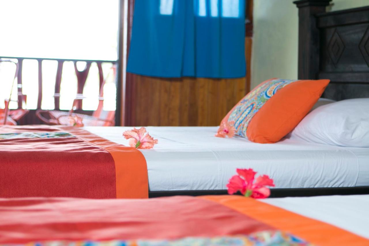 Hotel La Isla Inn photo