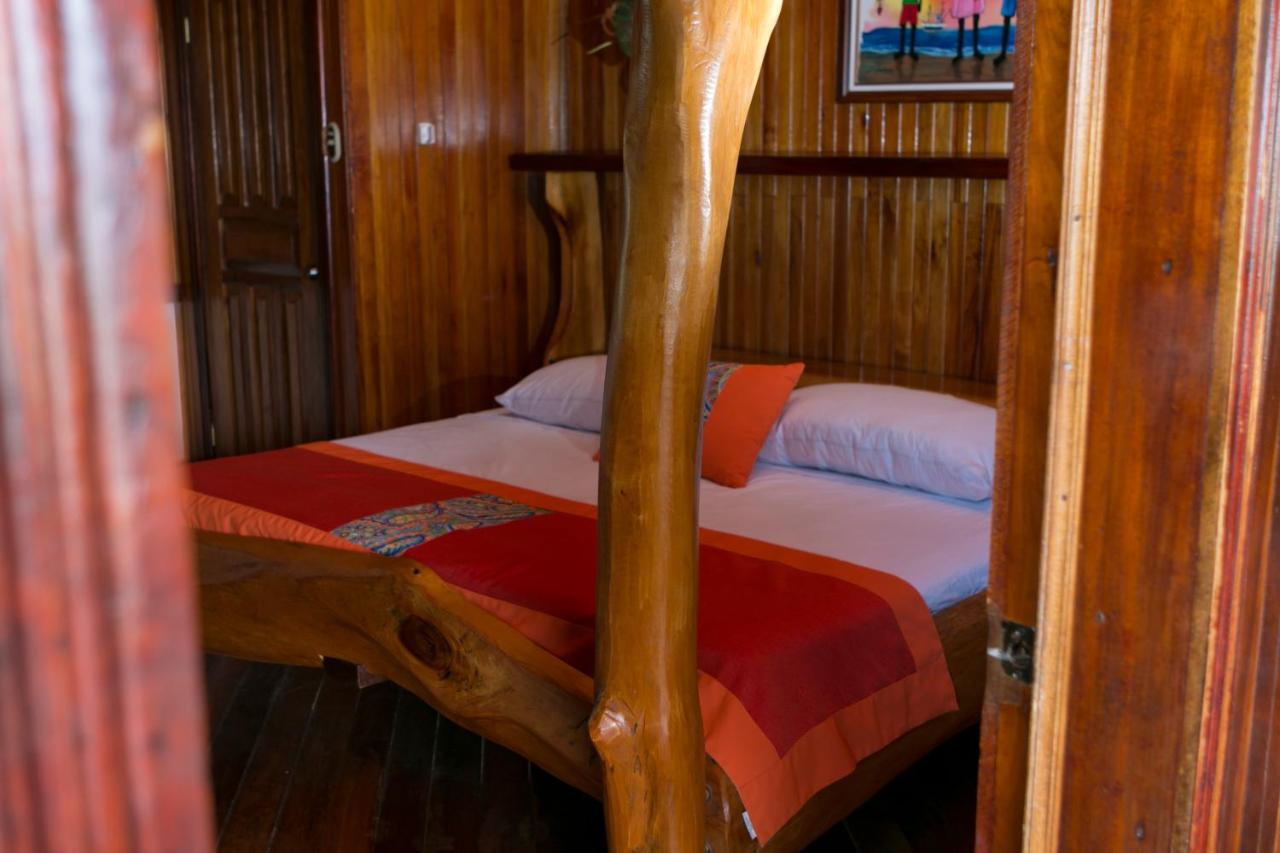 Hotel La Isla Inn photo