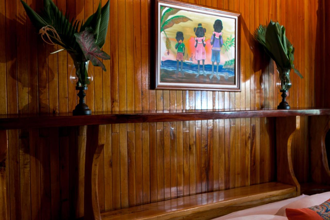 Hotel La Isla Inn photo