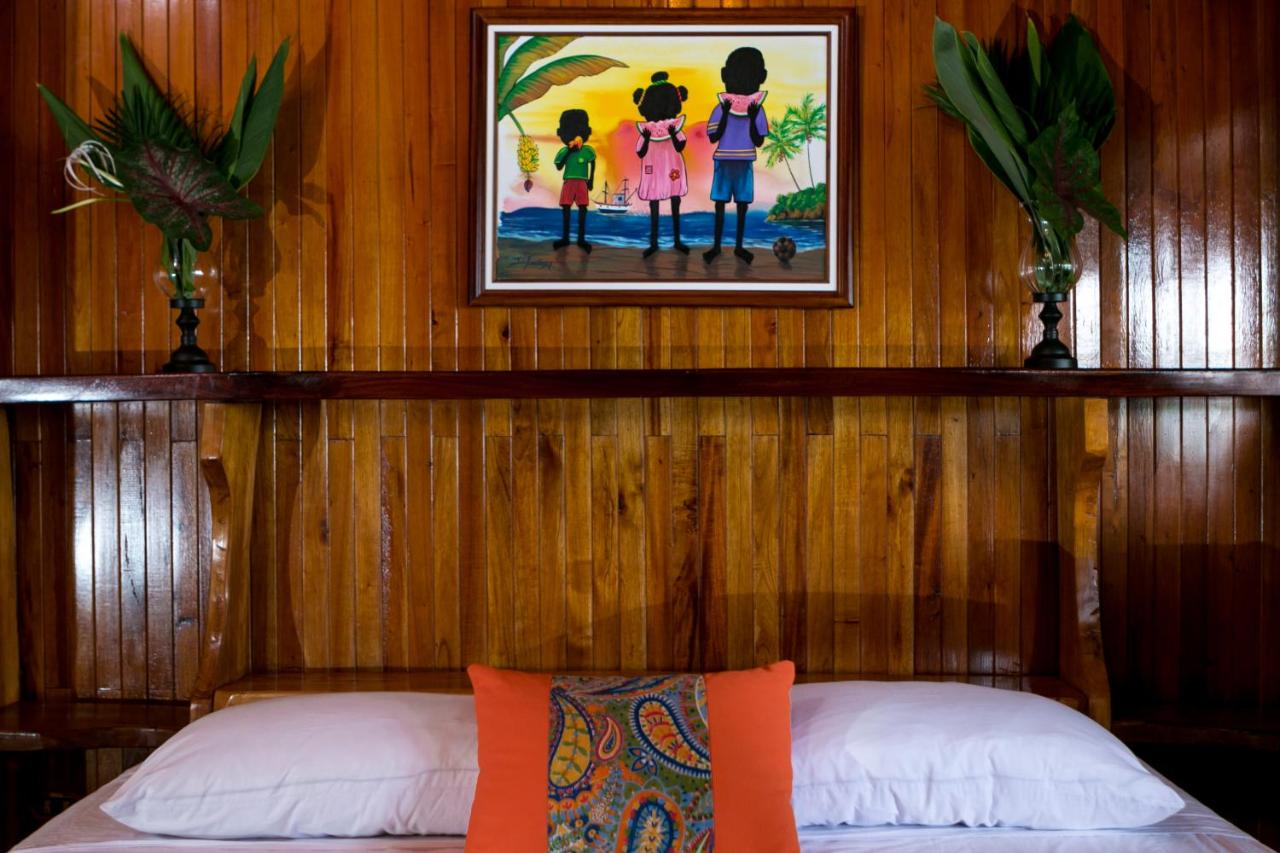 Hotel La Isla Inn photo