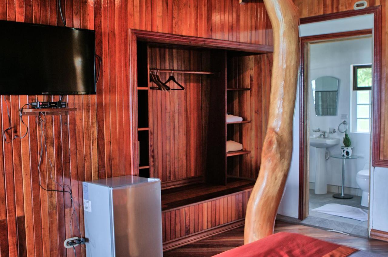 Hotel La Isla Inn photo