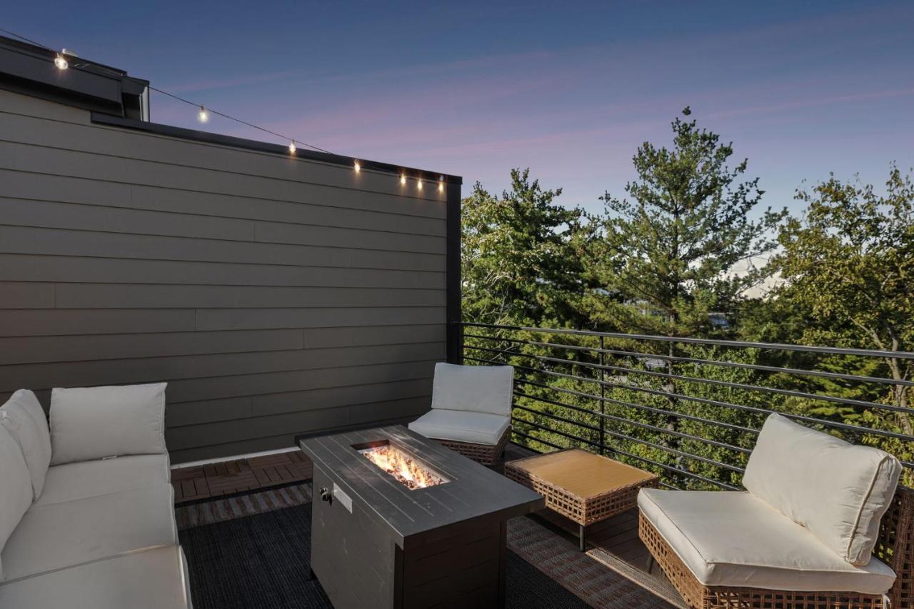 NEW Stylish Nash Townhouse w Hot Tub & Rooftop - 4