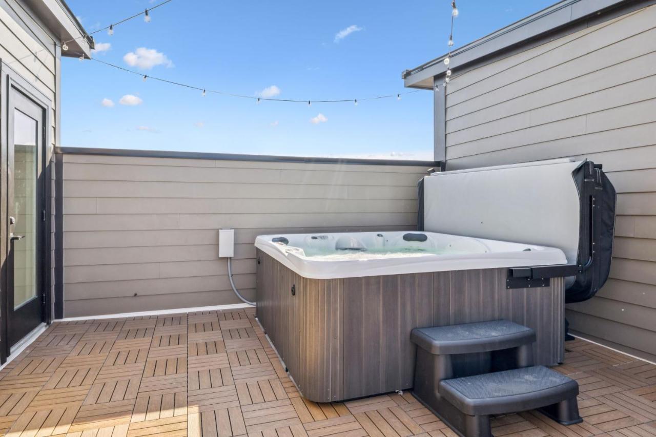 NEW Stylish Nash Townhouse w Hot Tub & Rooftop - 5