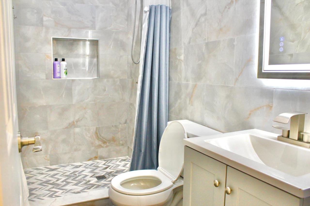 2-Bedroom Apartment 15 Minutes From Manhattan in LIC Astoria Queens - 3