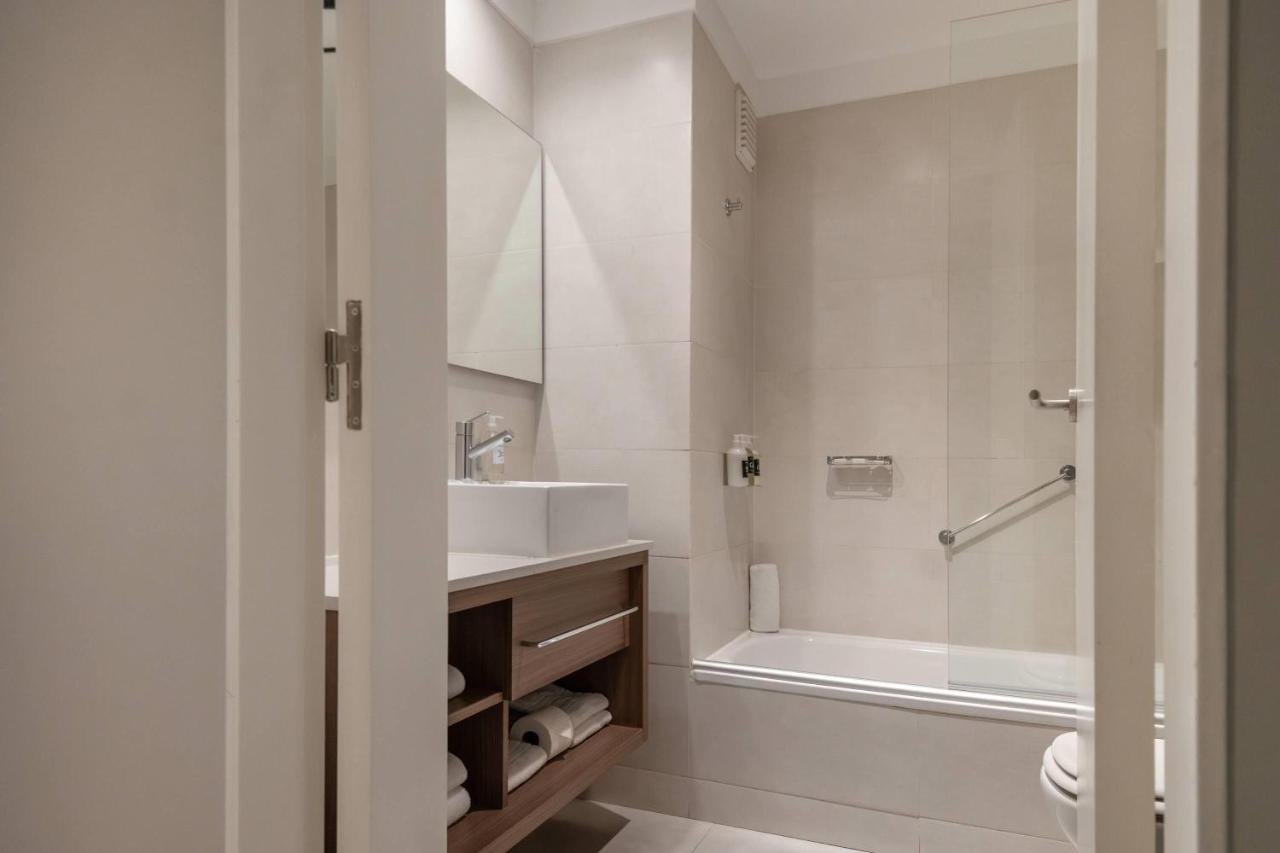 Dazzler by Wyndham Polo - 3