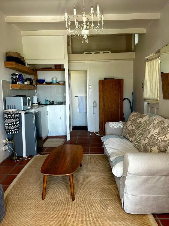 Independent quaint flat, close to beach - 4