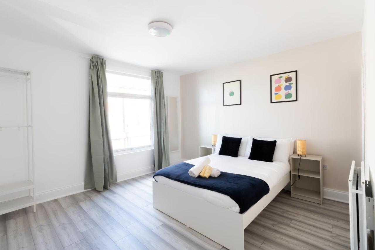 Standard Double Room with Shared Bathroom