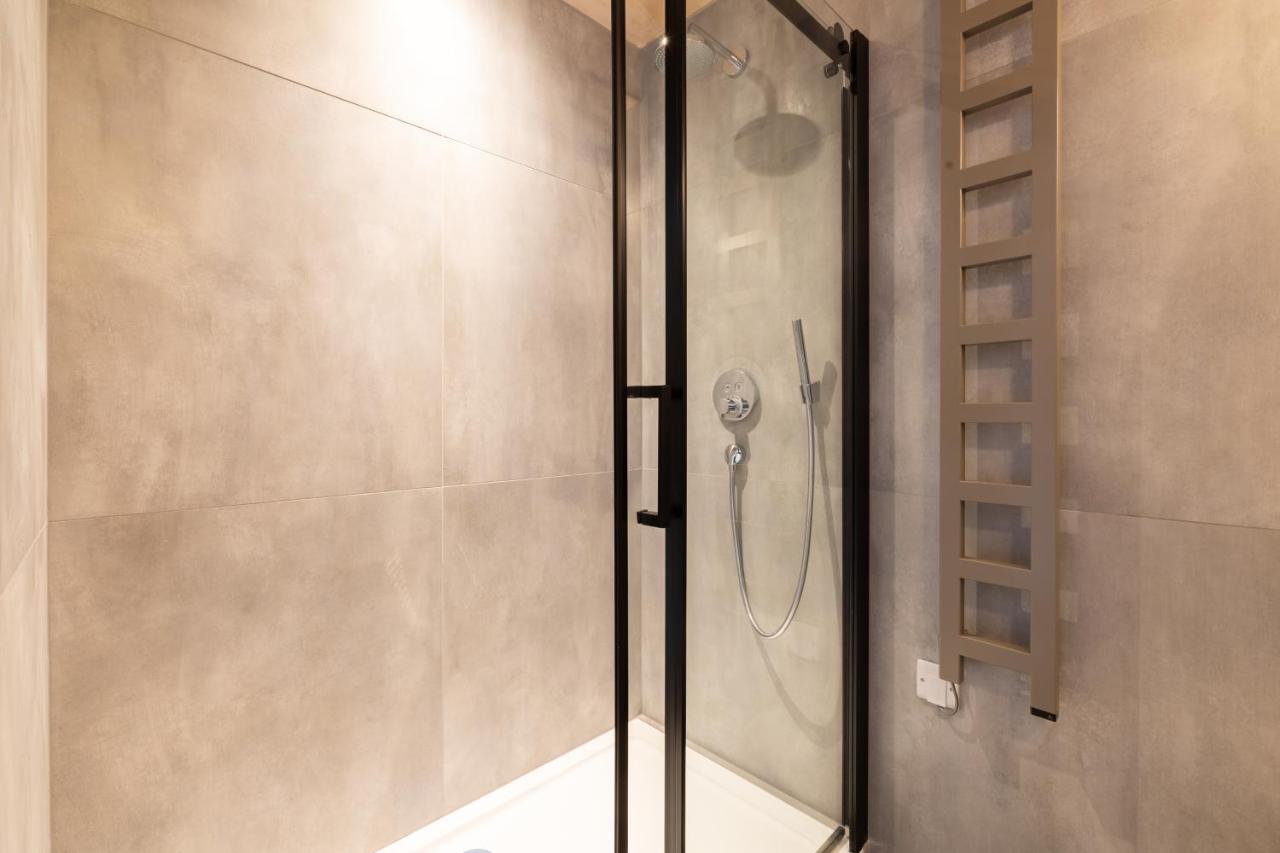 Cool Hoxton industrial loft - 3