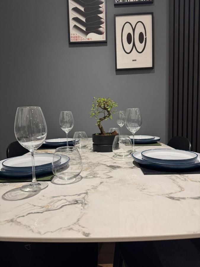 Luxury flat with FREE parking & easy tube access! - 4