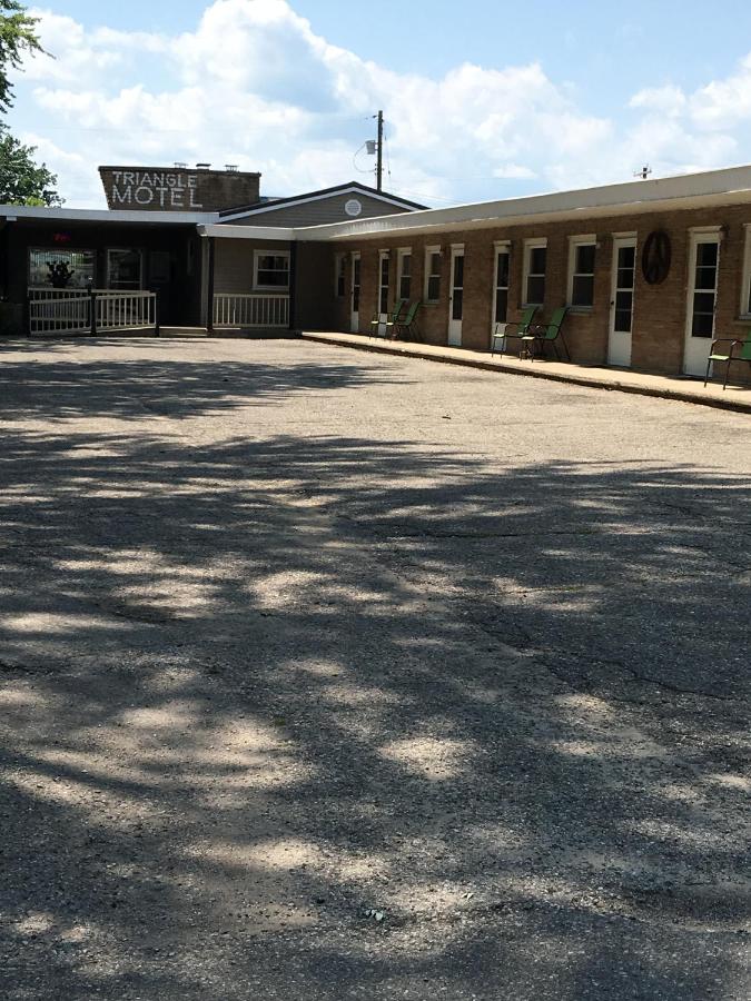 Triangle Motel — photo 23