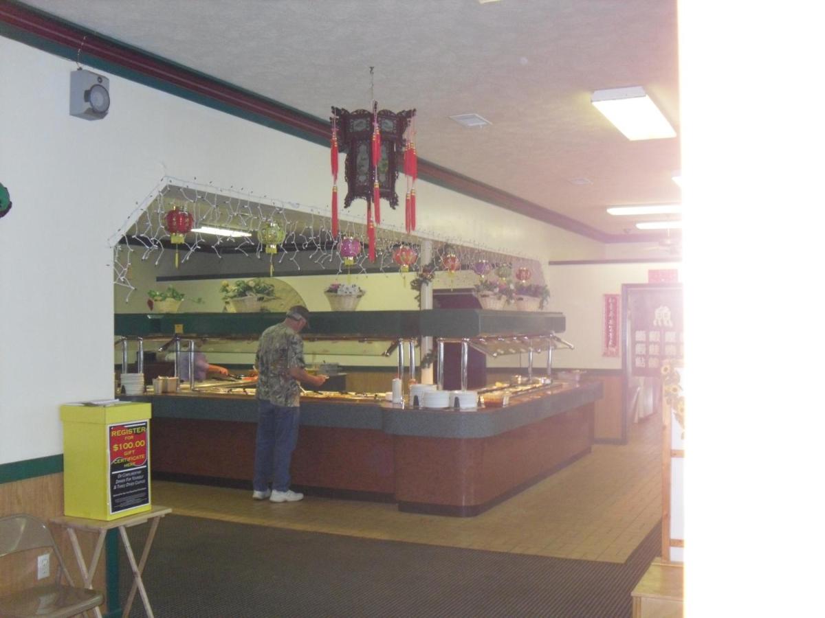 Holiday Terrace Motel — photo 14