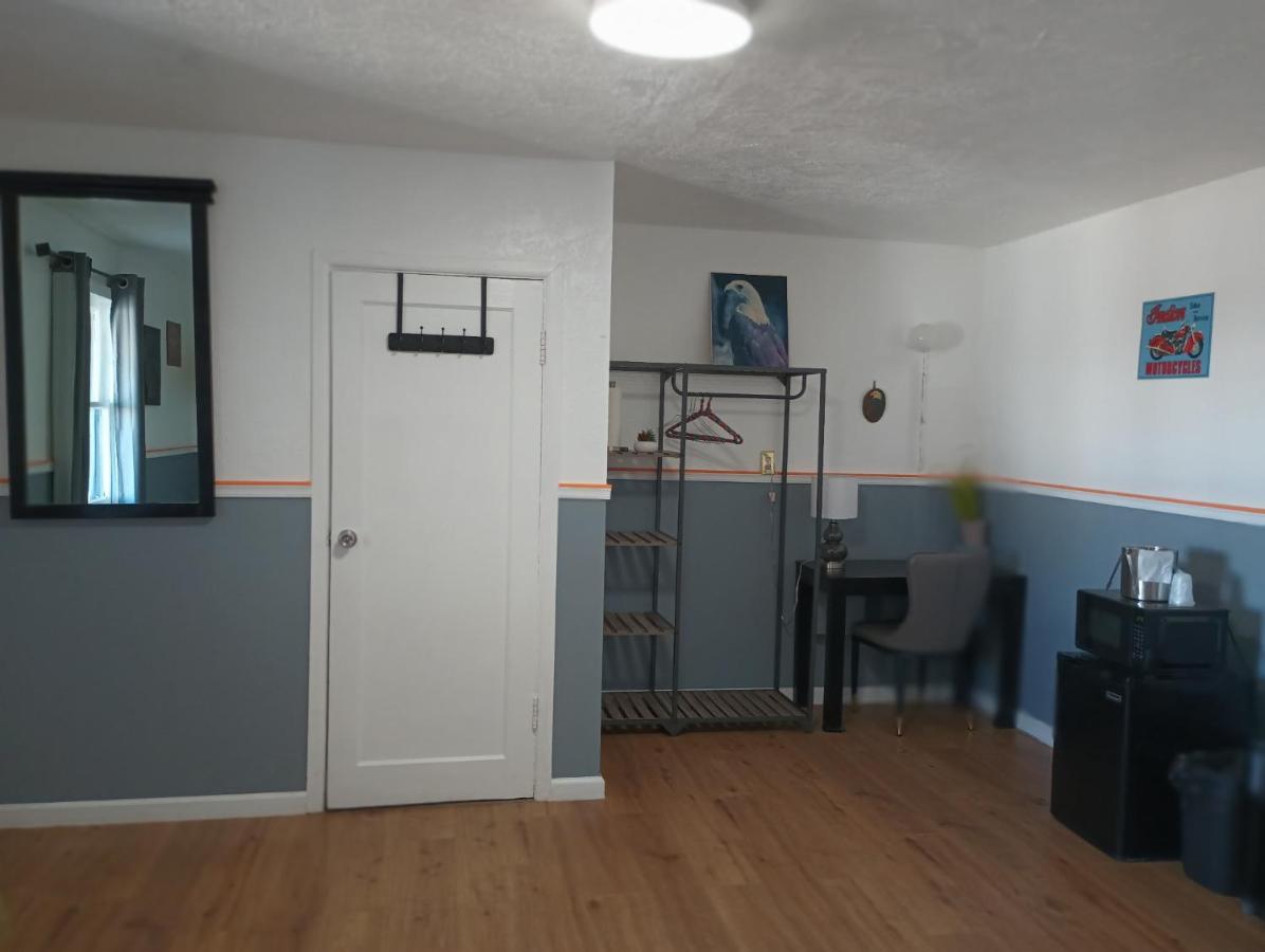 Rose's Motel — photo 20
