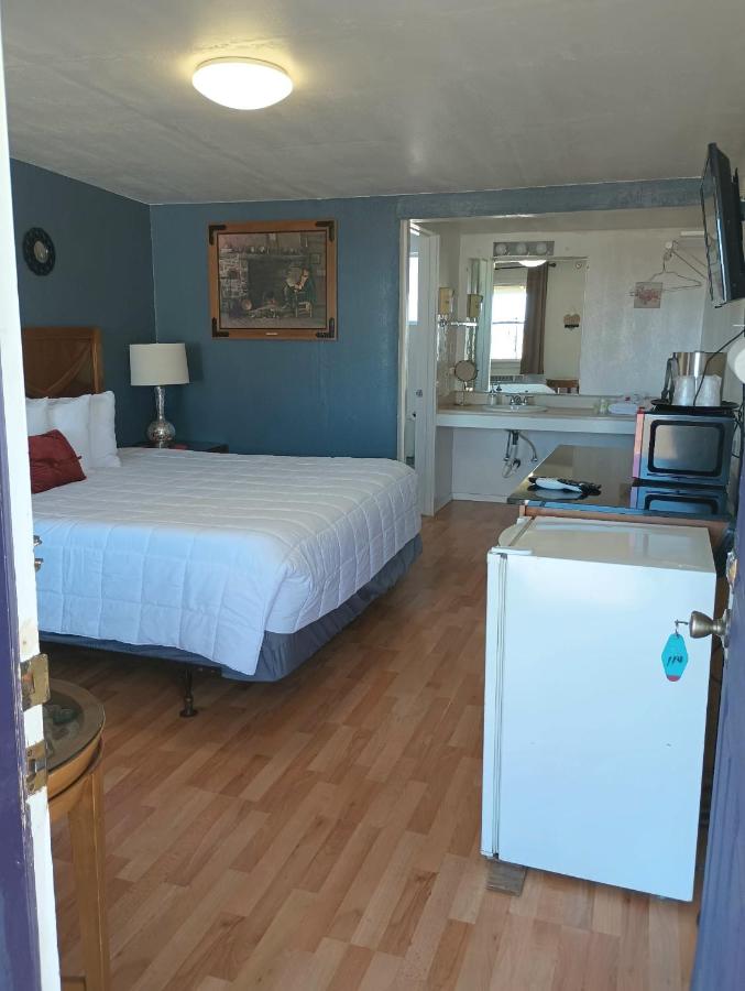 Rose's Motel — photo 17