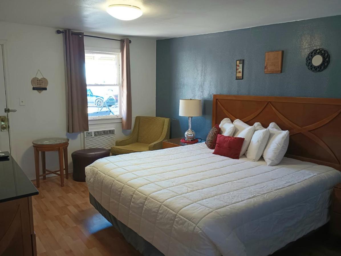Rose's Motel — photo 16