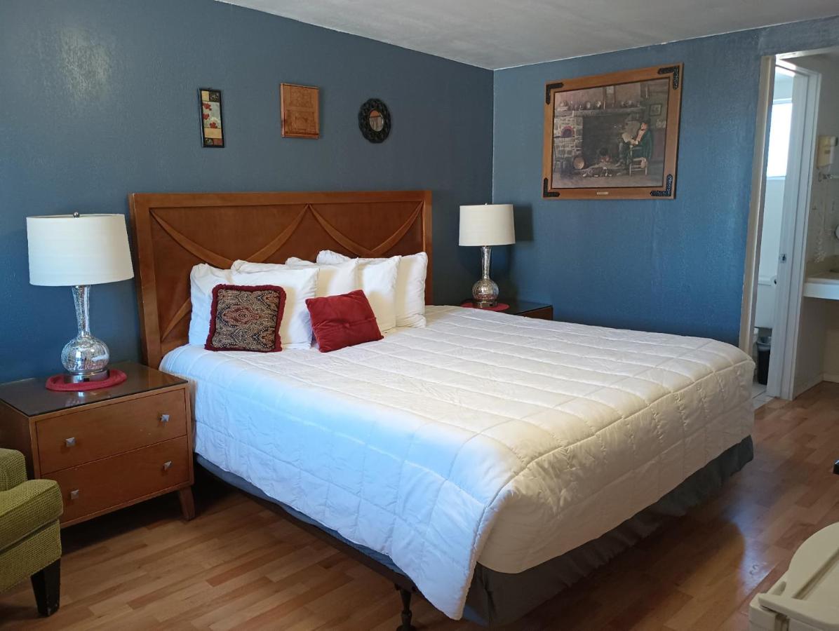 Rose's Motel — photo 13