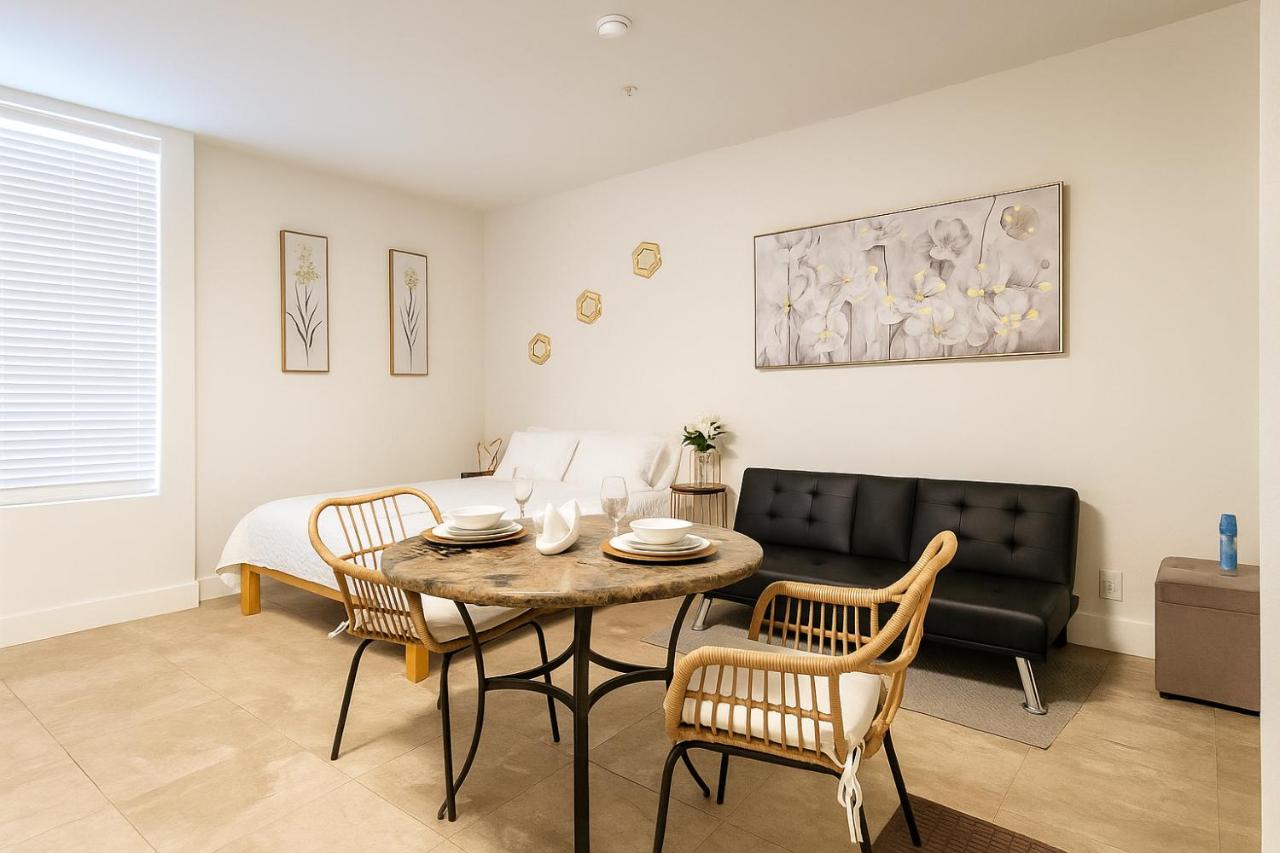 Resort Style 1 & 2 Bedroom Living Near Venice & MDR with Pool & Gym - 5