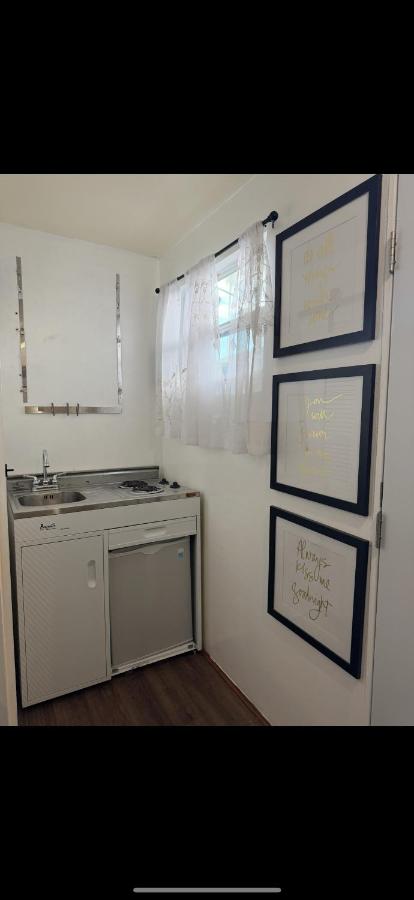 Tiny house WiFi and parking - 4