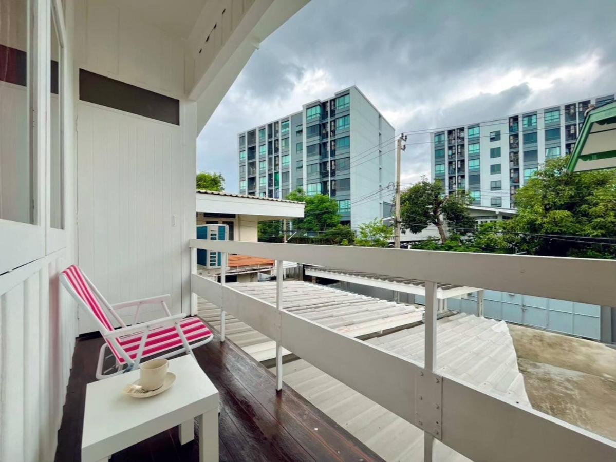 Rare Find 80 yrs Heritage Peaceful House in BKK - 5