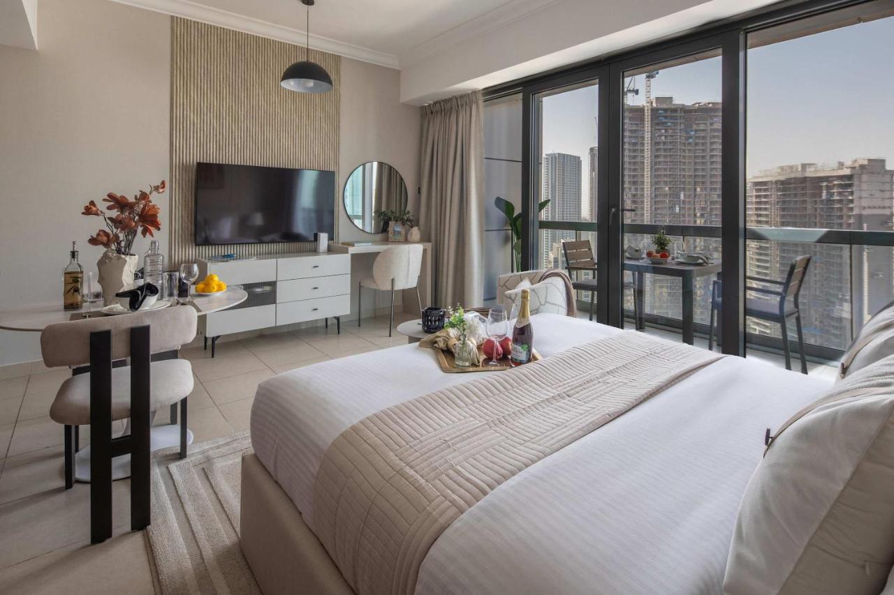 Frank Porter - Boulevard Walk Downtown - 4