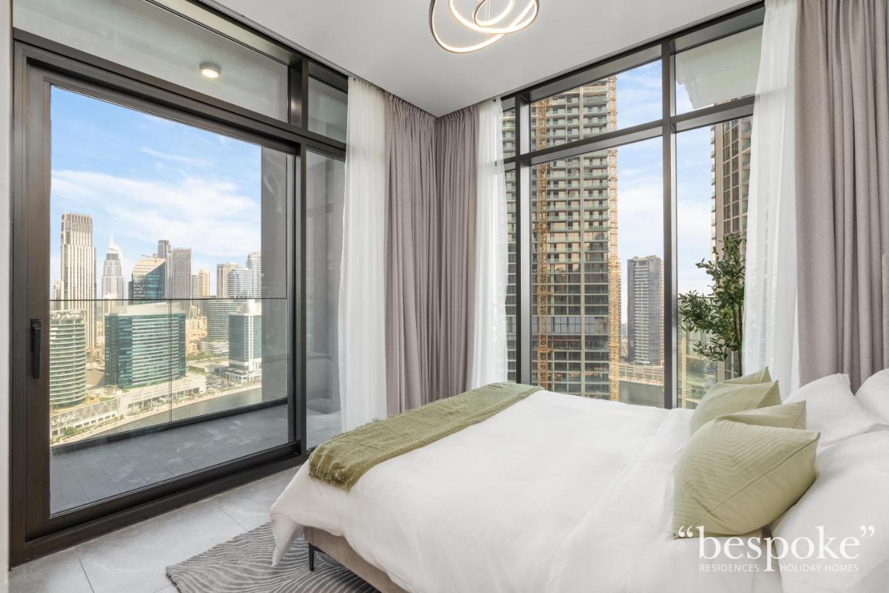 Bespoke Holiday Homes - Elegant 2BR Waterfront Stay with Canal View - 2