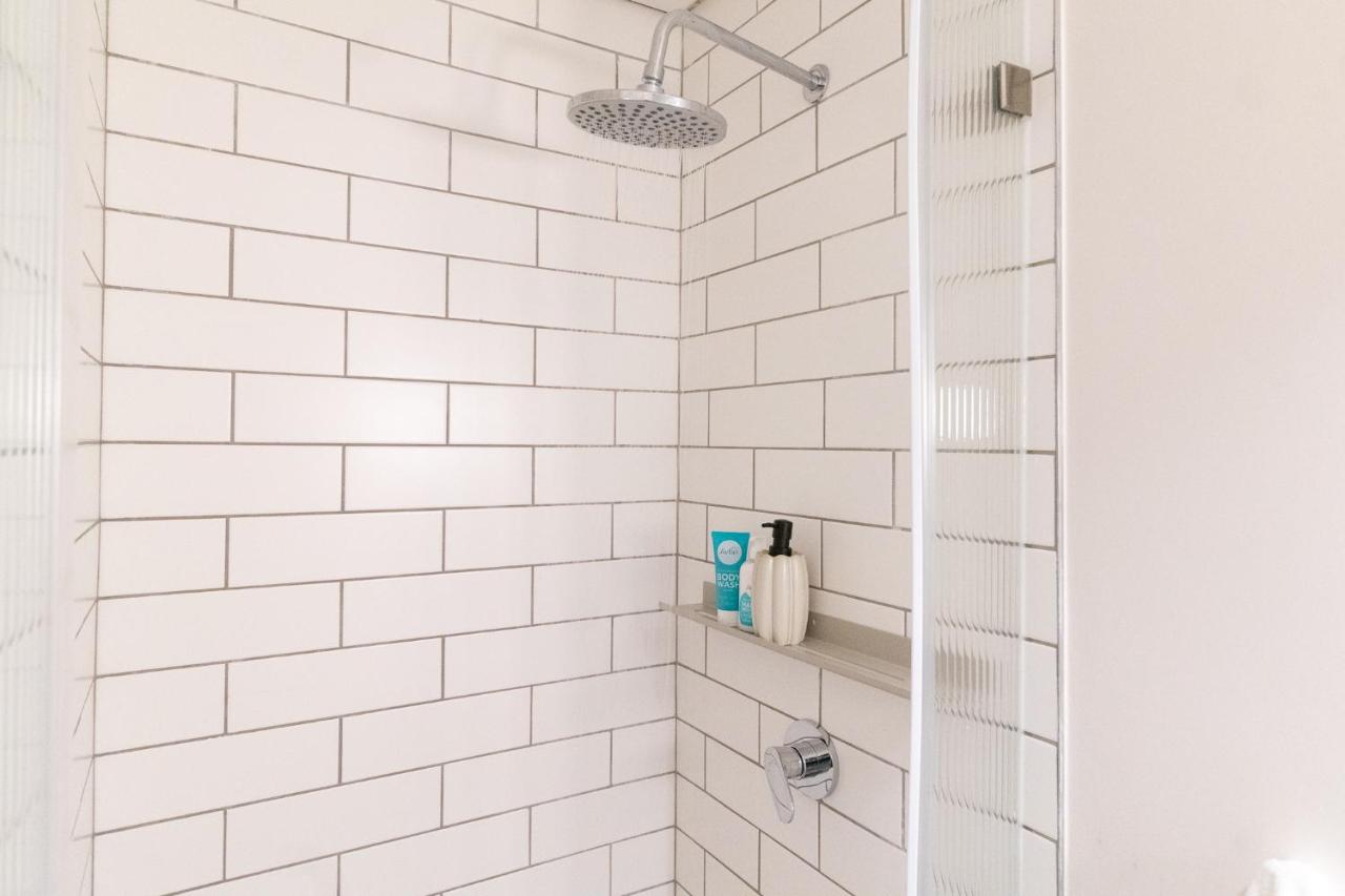 Modern Sea Point Studio with Amazing Views - 3