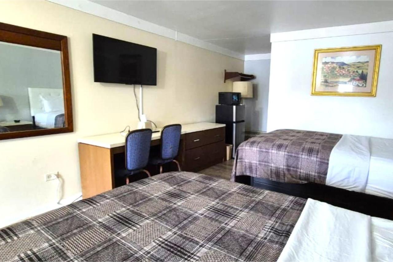 Delux Motel — photo 19
