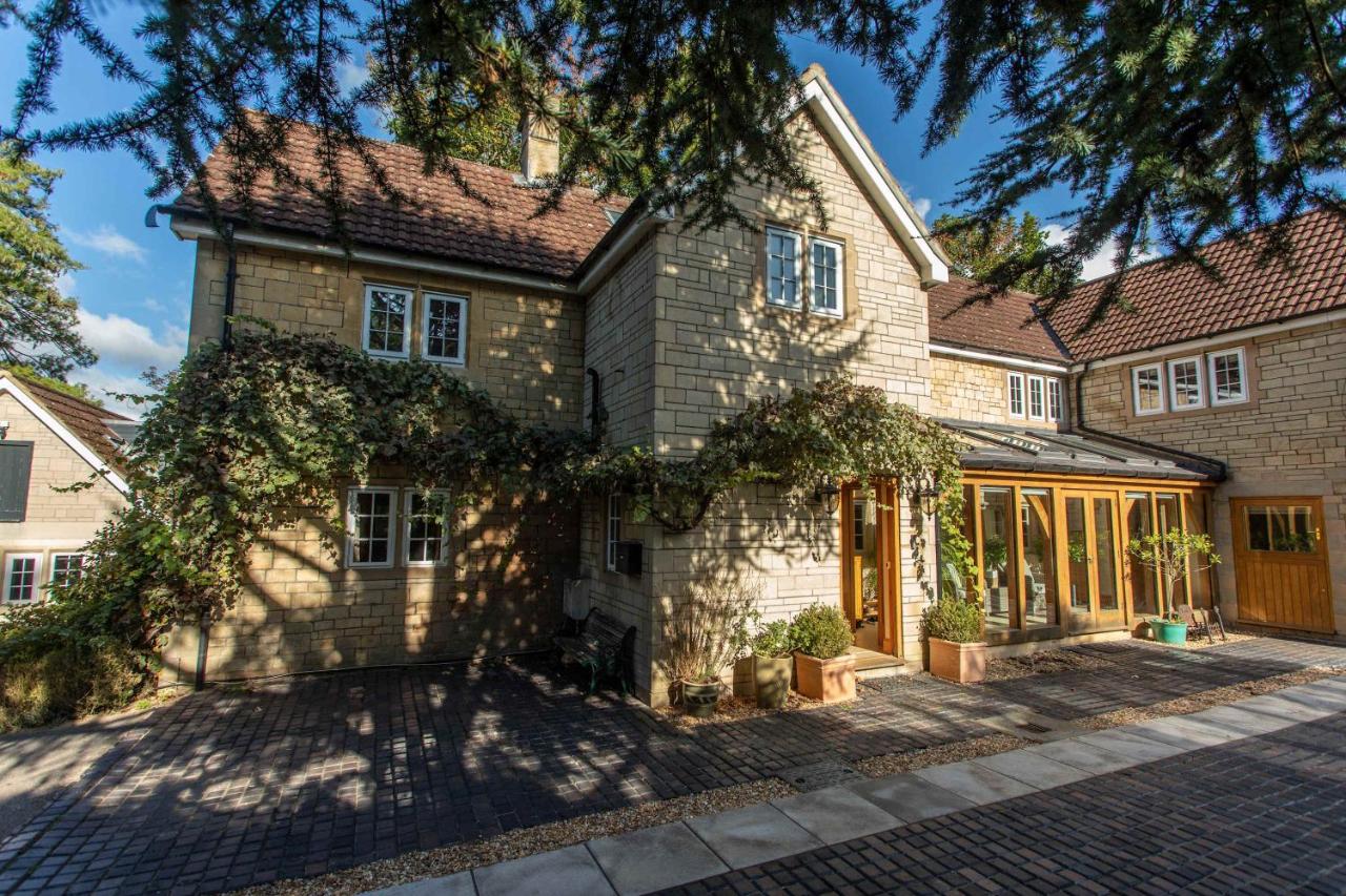 Redwood House - Free Parking