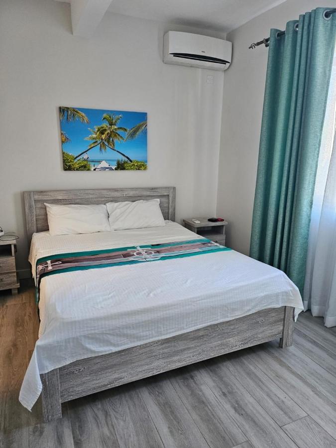 3 bedroom apartment - walk to the beach - 2