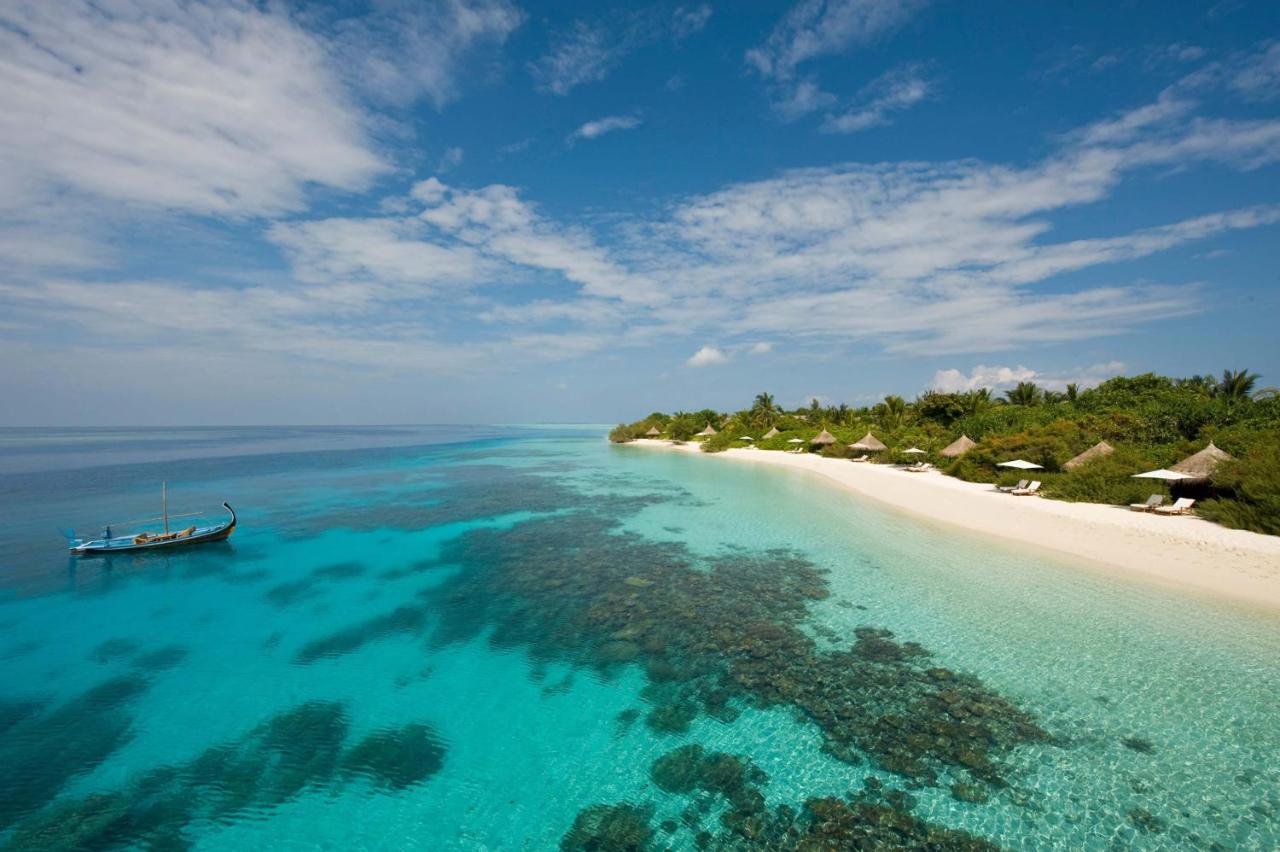 Beach: Four Seasons Resort Maldives at Landaa Giraavaru