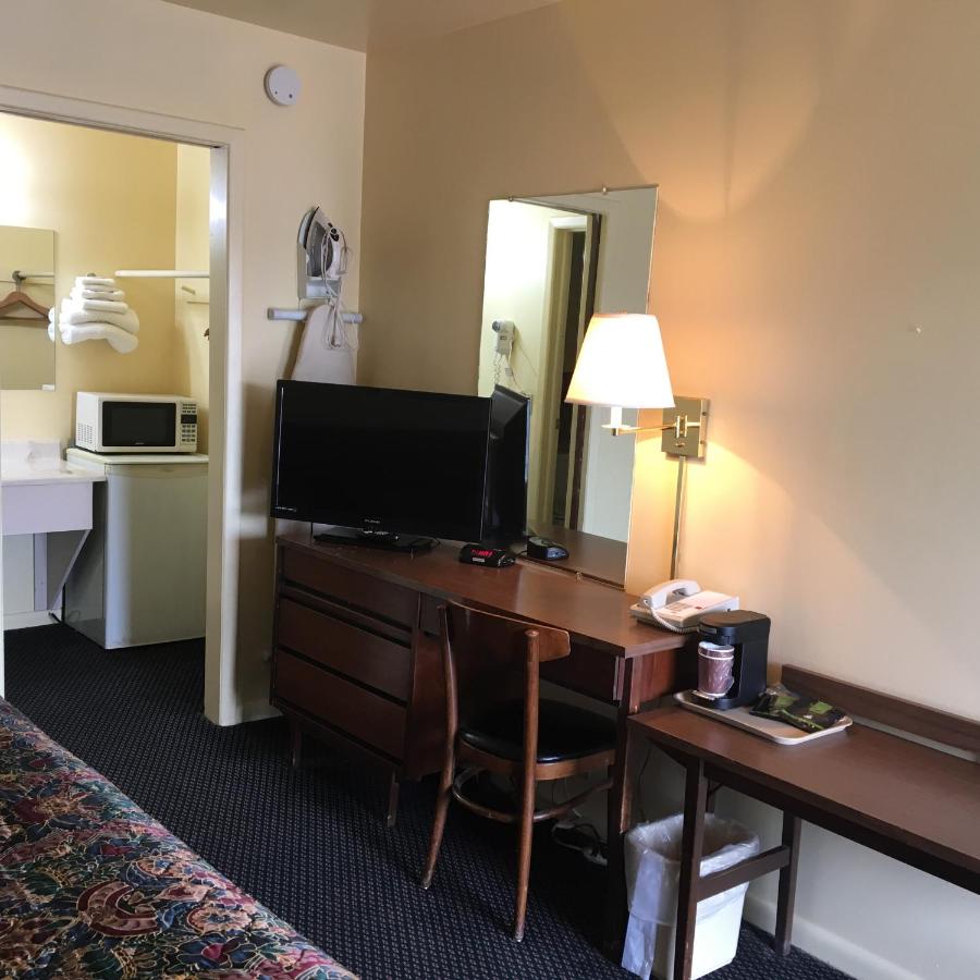 Skyline Motel — photo 11