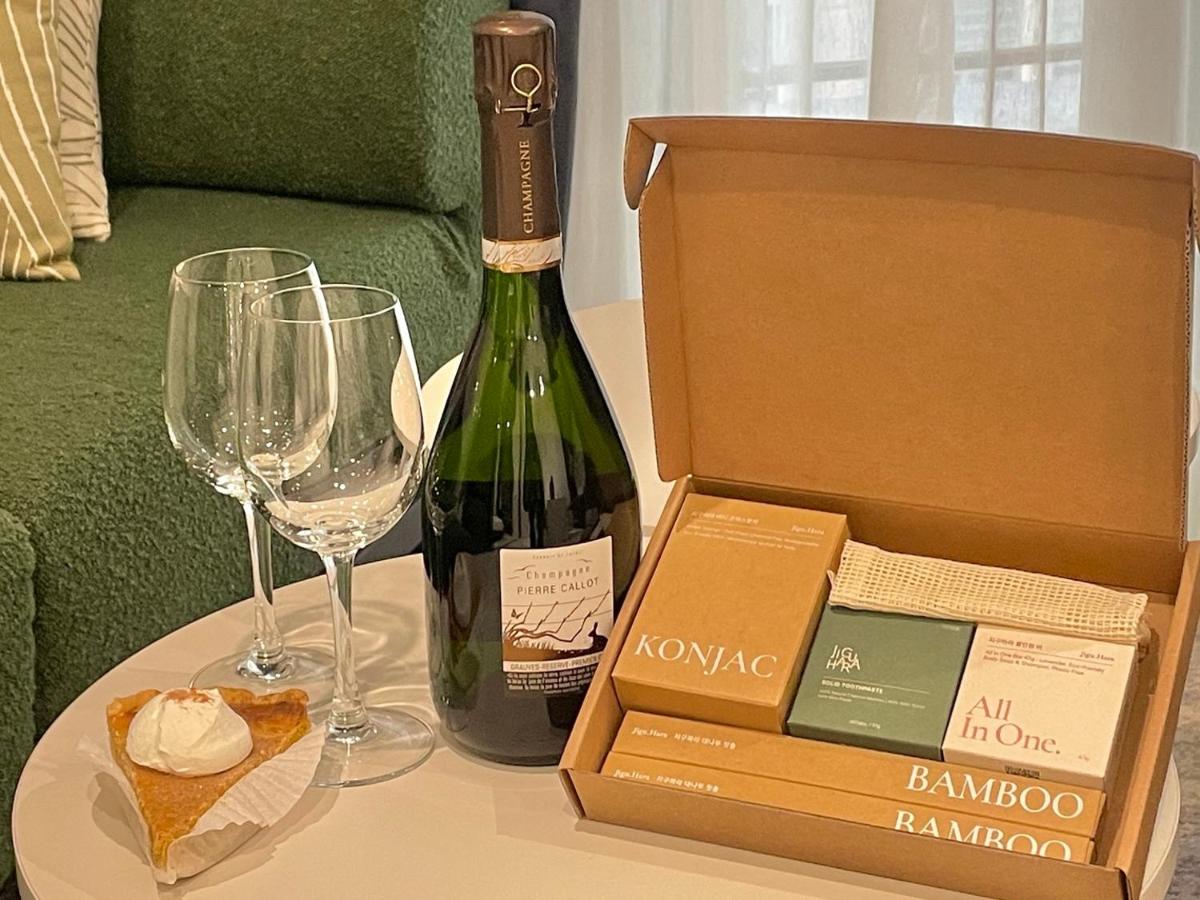 Hotel The Botanik Sewoon Myeongdong - 5